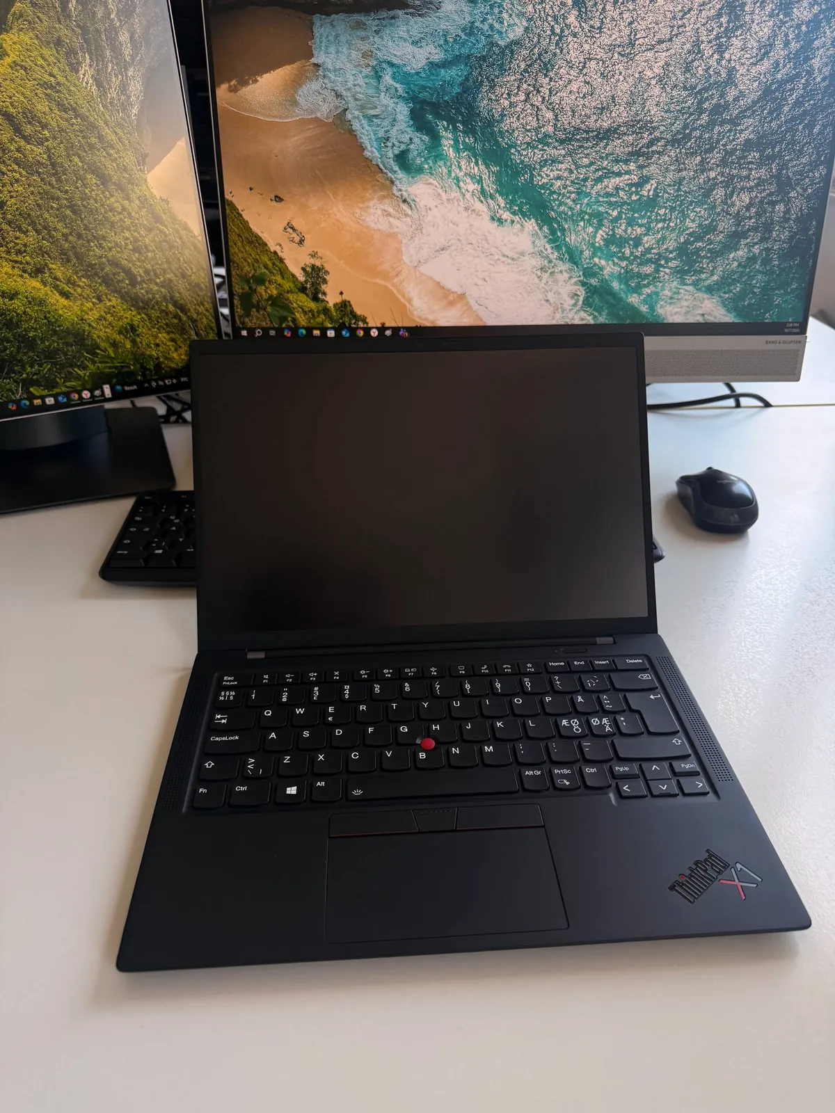 Ноутбук ThinkPad X1 Carbon Gen 9 i7 16 ГБ Белград 1