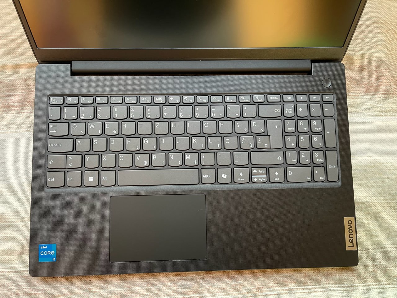 Ноутбуки Dell Precision 3580 и Lenovo V15 8