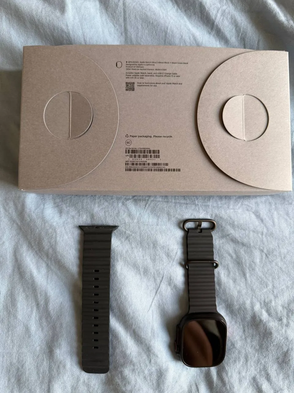 Apple Watch Ultra 3 Black Titanium Black Ocean Band 1