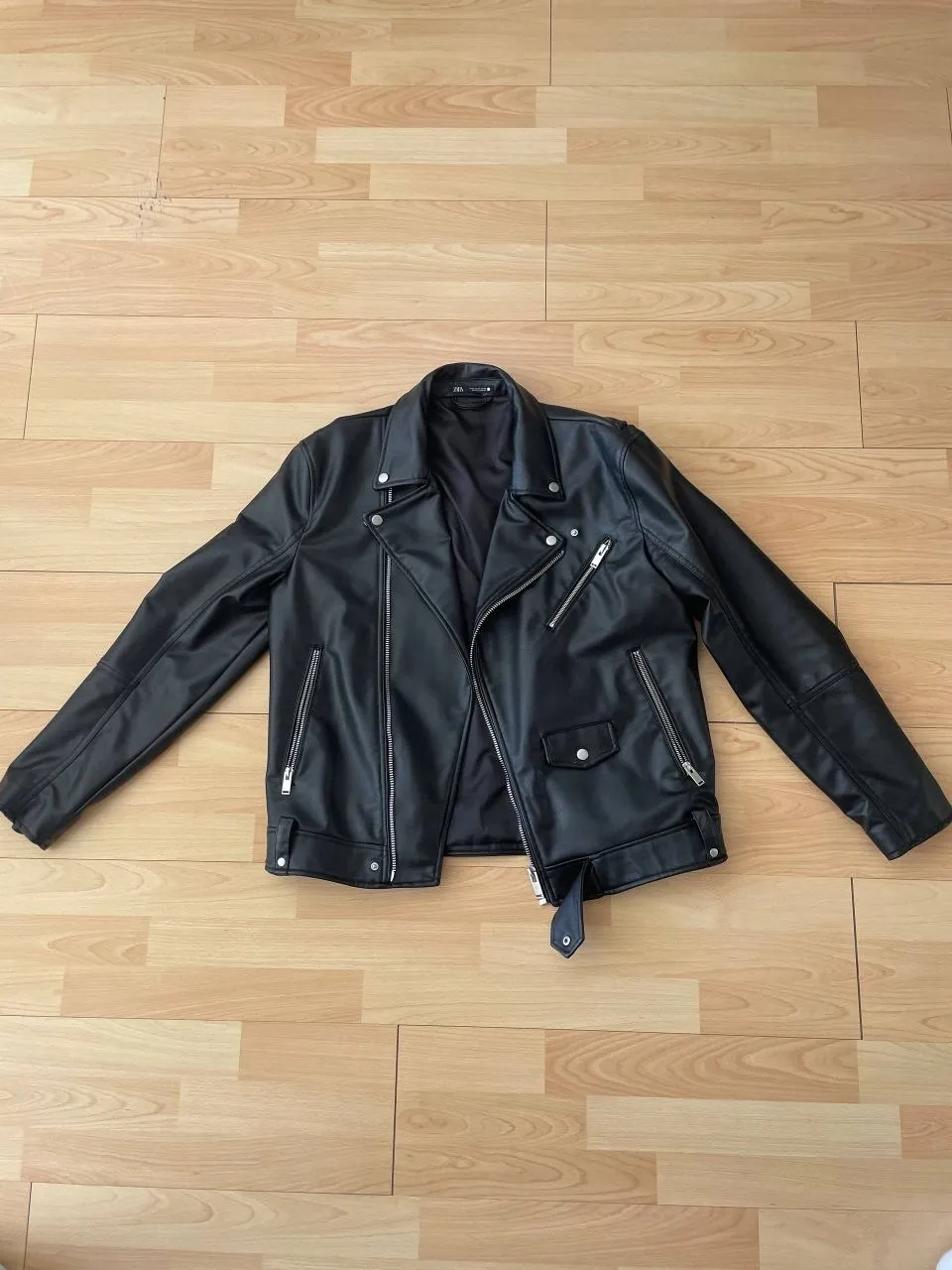 Косуха Zara чёрная с молниями Нови Сад 2