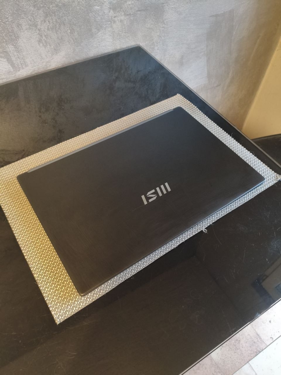 Ноутбук MSI Modern 15 AMD Ryzen 5 1