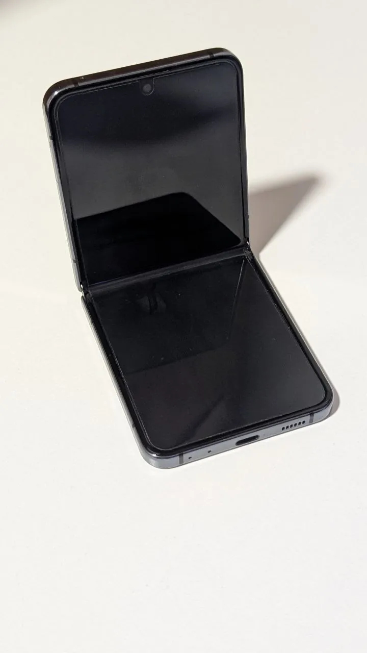 Samsung Galaxy Z Flip 5 512 ГБ Белград 3