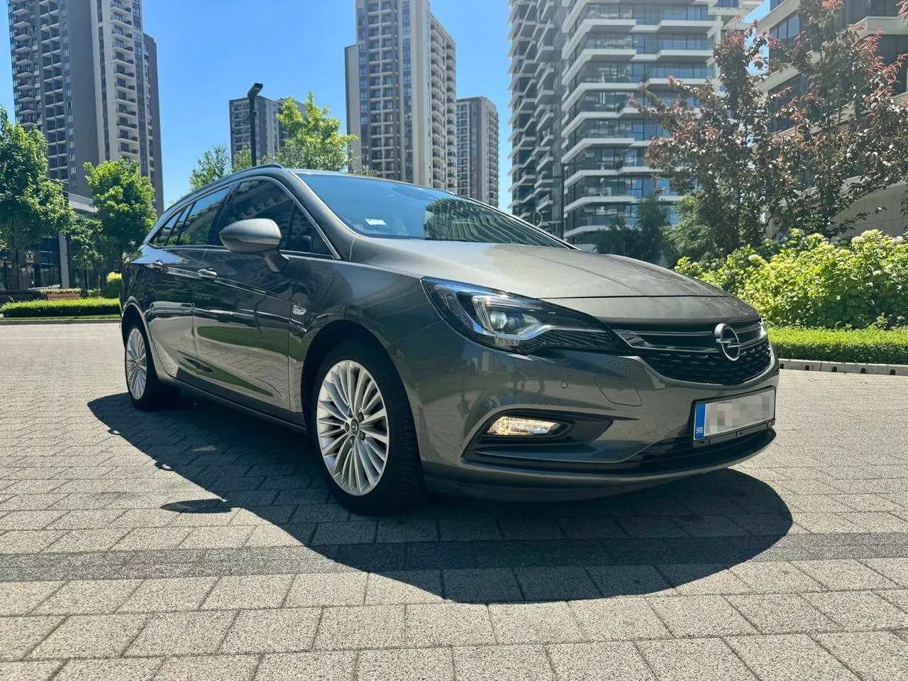 Opel Astra Karavan 2017 аренда Белград 2