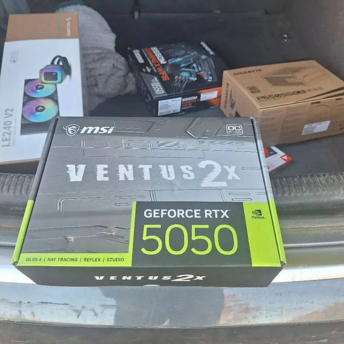 Видеокарта MSI RTX 5050 8 ГБ 1