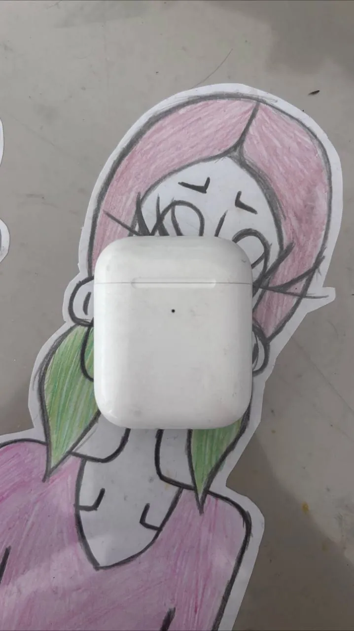 AirPods 2 и аксессуары MacBook 1