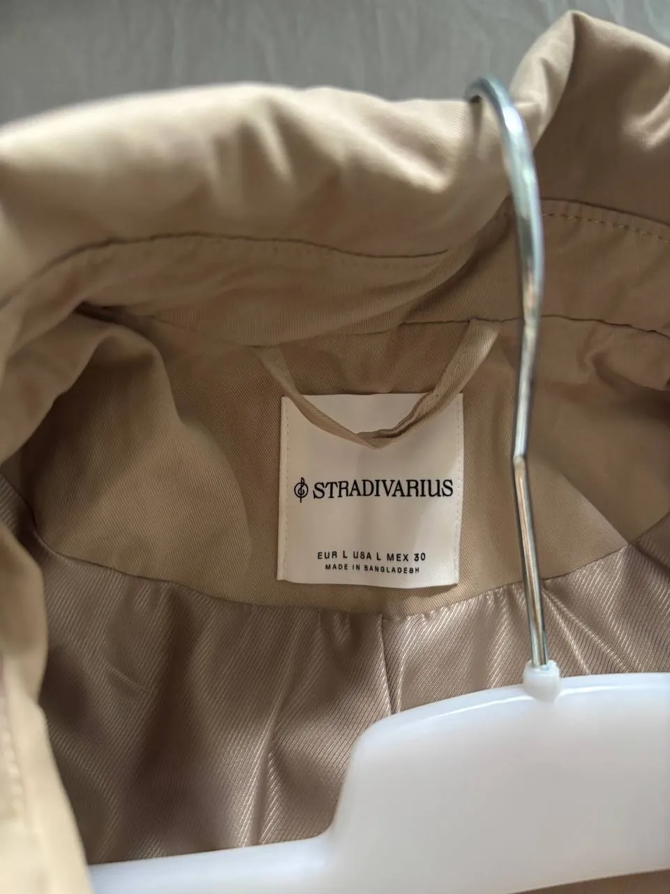 Тренч бежевый Stradivarius размер L Нови-Сад 2