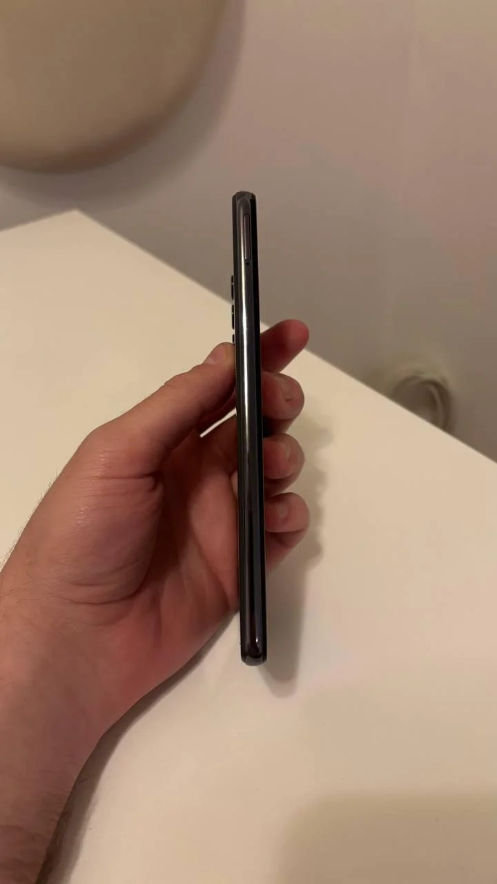 Смартфон Samsung A32 и ноутбук ASUS VivoBook 3