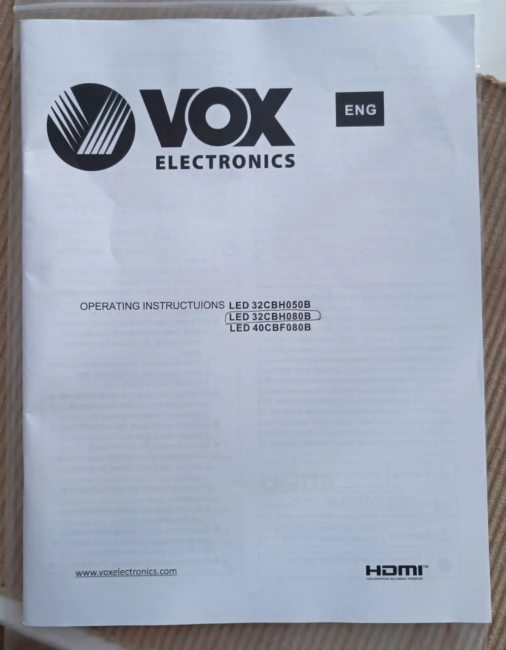 Телевизор VOX 32 дюйма HD с настенным кронштейном 1