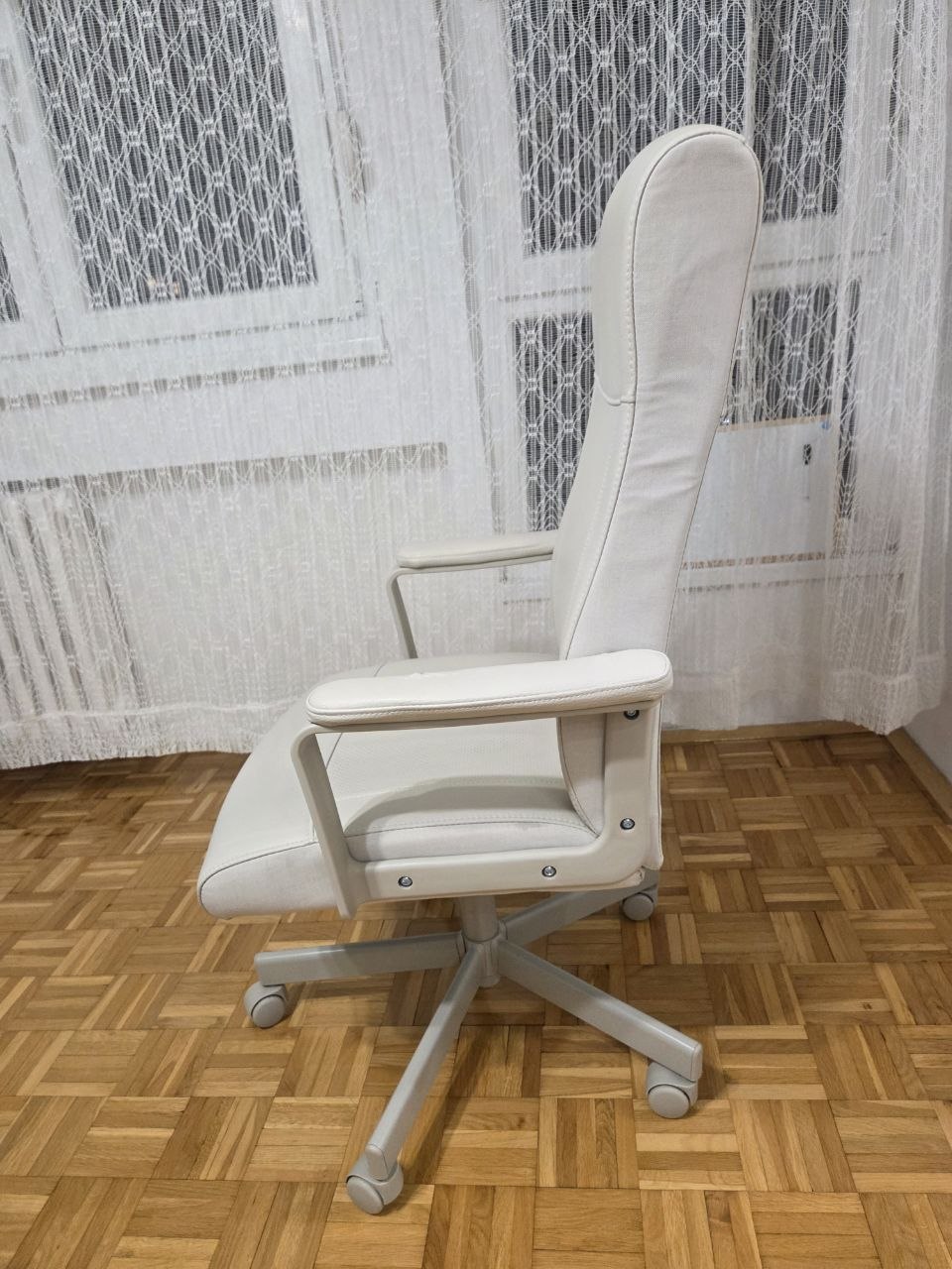 Кресло IKEA 3