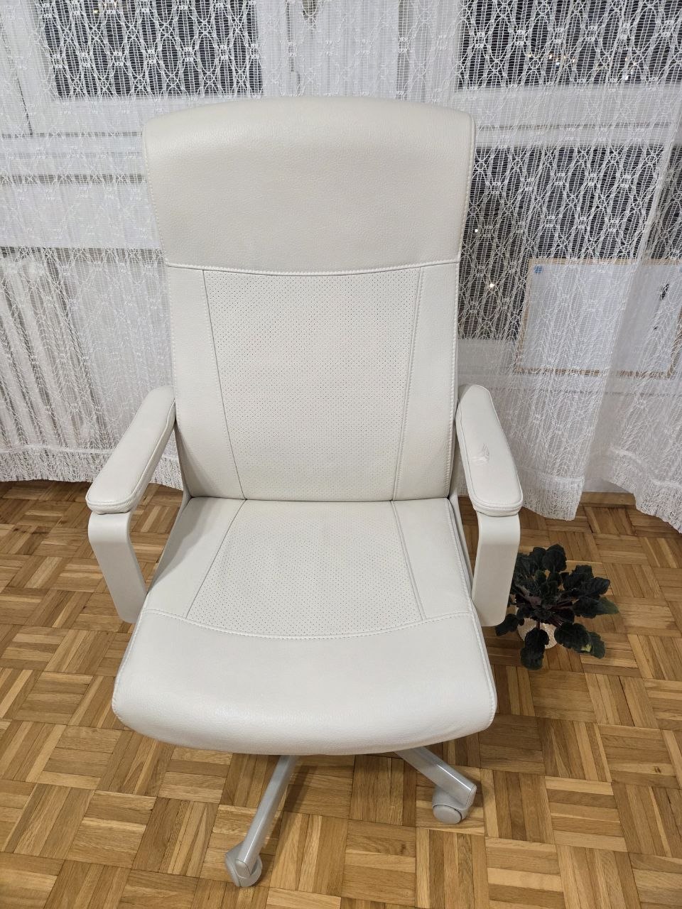 Кресло IKEA 4
