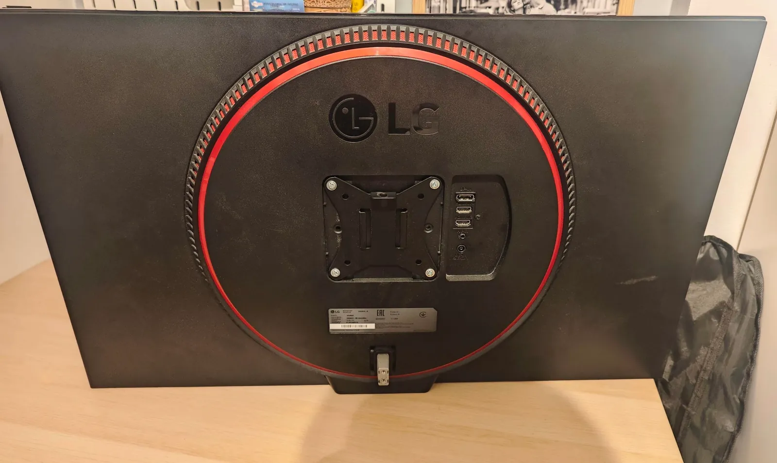 Монитор LG UltraGear 32GN600 32 дюйма с кронштейном 3