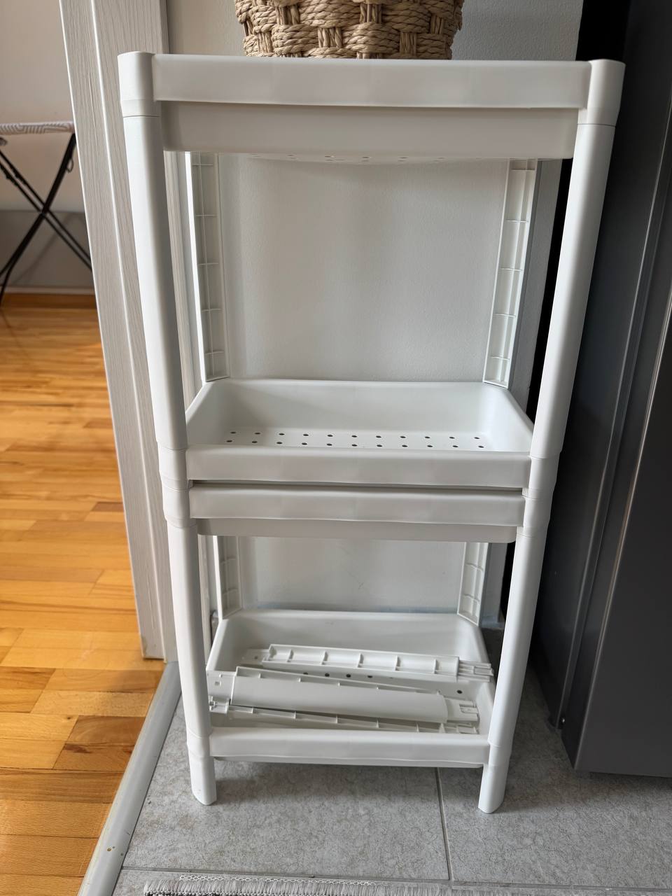 Пластиковые стеллажи IKEA Vesken 1