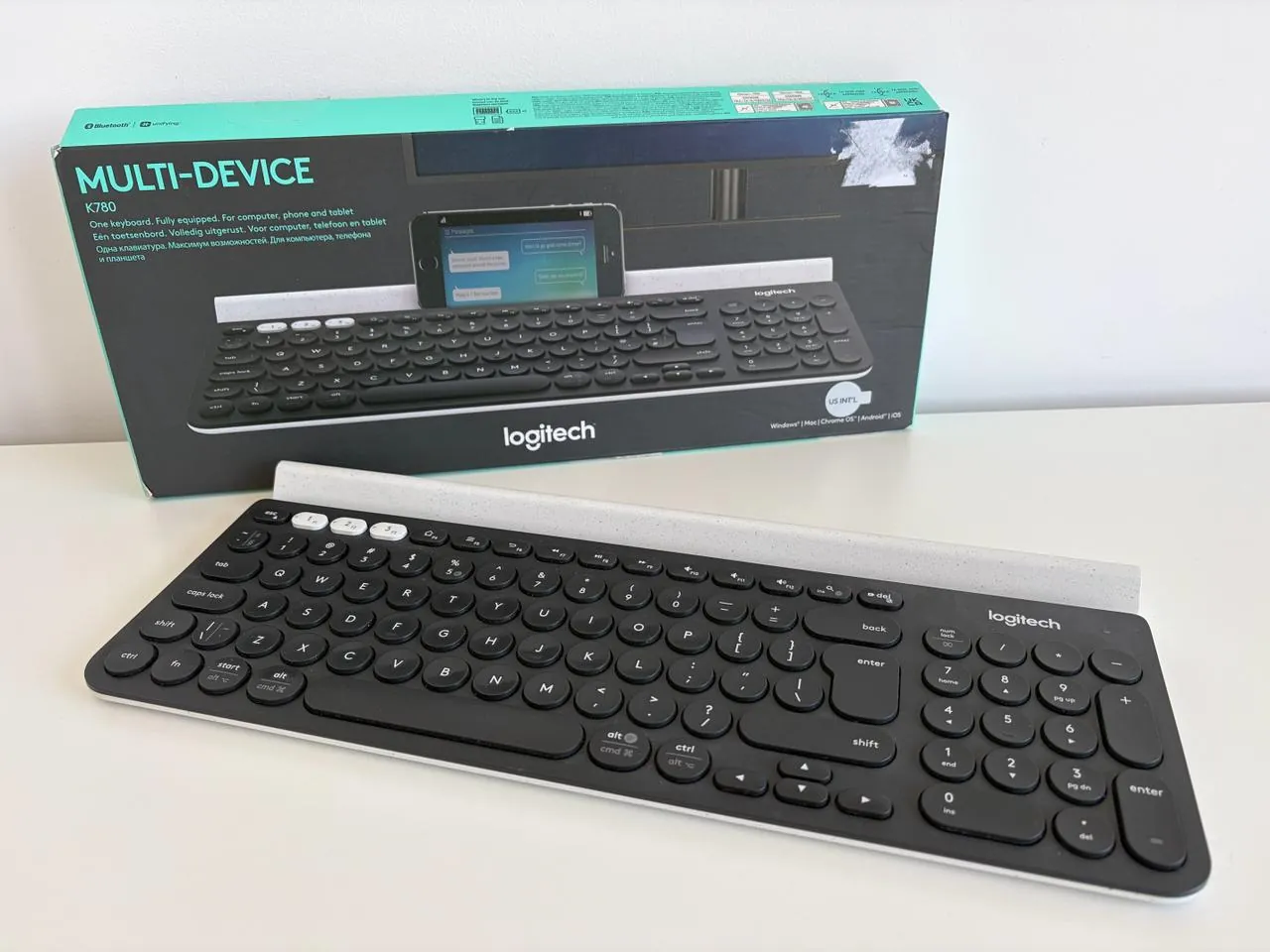 Клавиатура Logitech K780 для трёх устройств 1