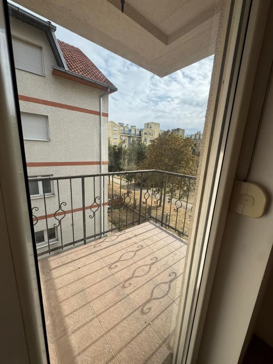 Двухкомнатная квартира 55 м² в Земун-Поле 1