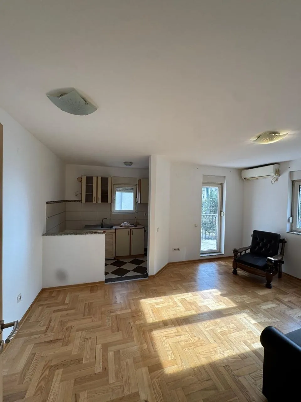 Двухкомнатная квартира 55 м² в Земун-Поле 4