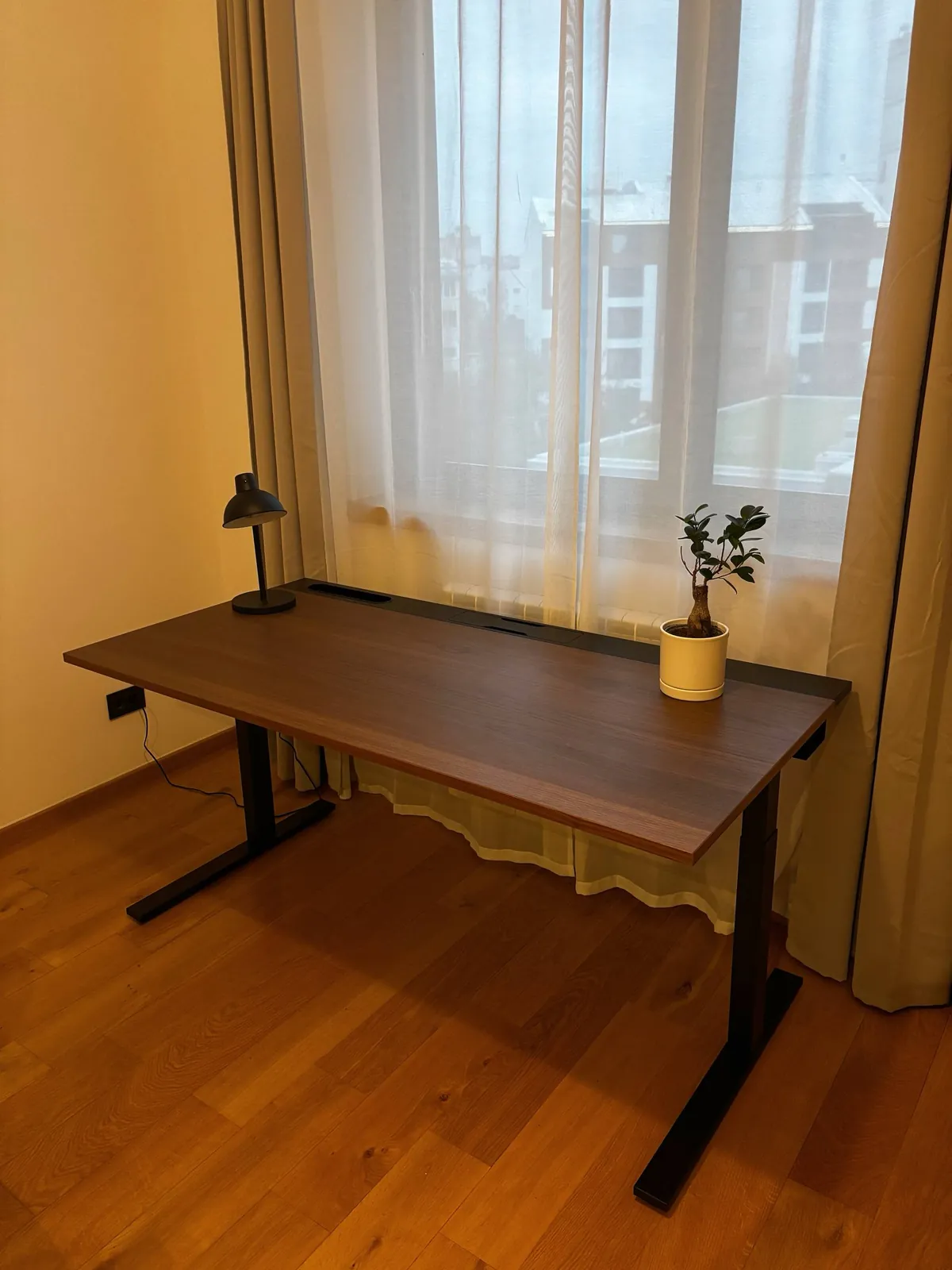 Компьютерный стол и кресло IKEA Markus Белград 2