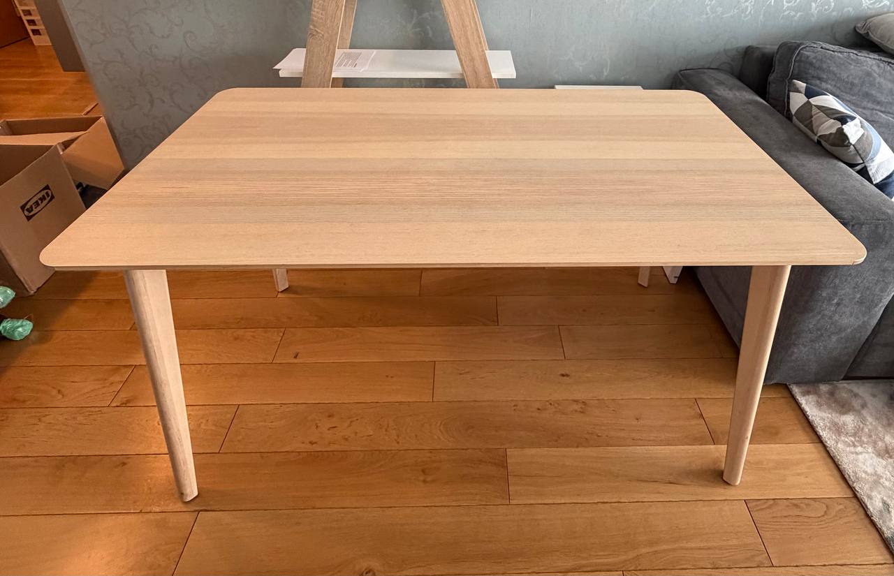 Обеденный стол IKEA Lisabo 1
