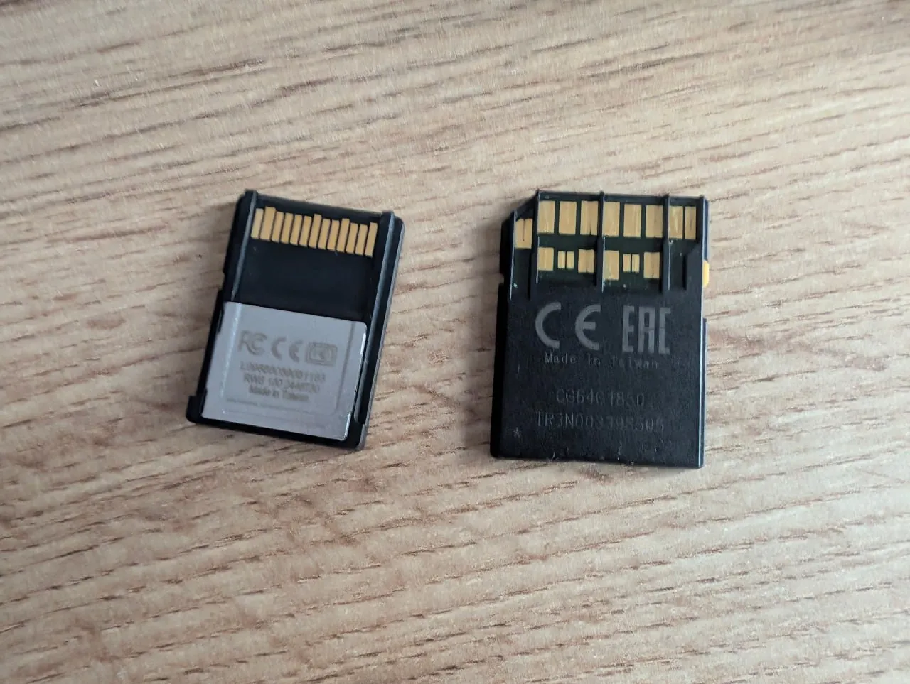 Карты памяти CFExpress Type A и SD Белград 2
