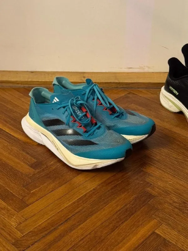 Армейская куртка и кроссовки Adidas Boston 2