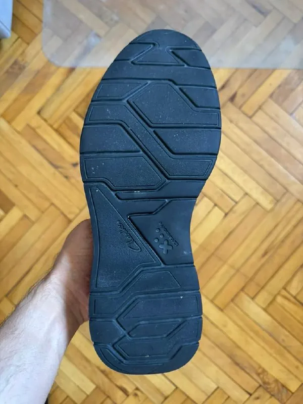 Кожаные полуботинки Clarks и кроссовки Skechers 4