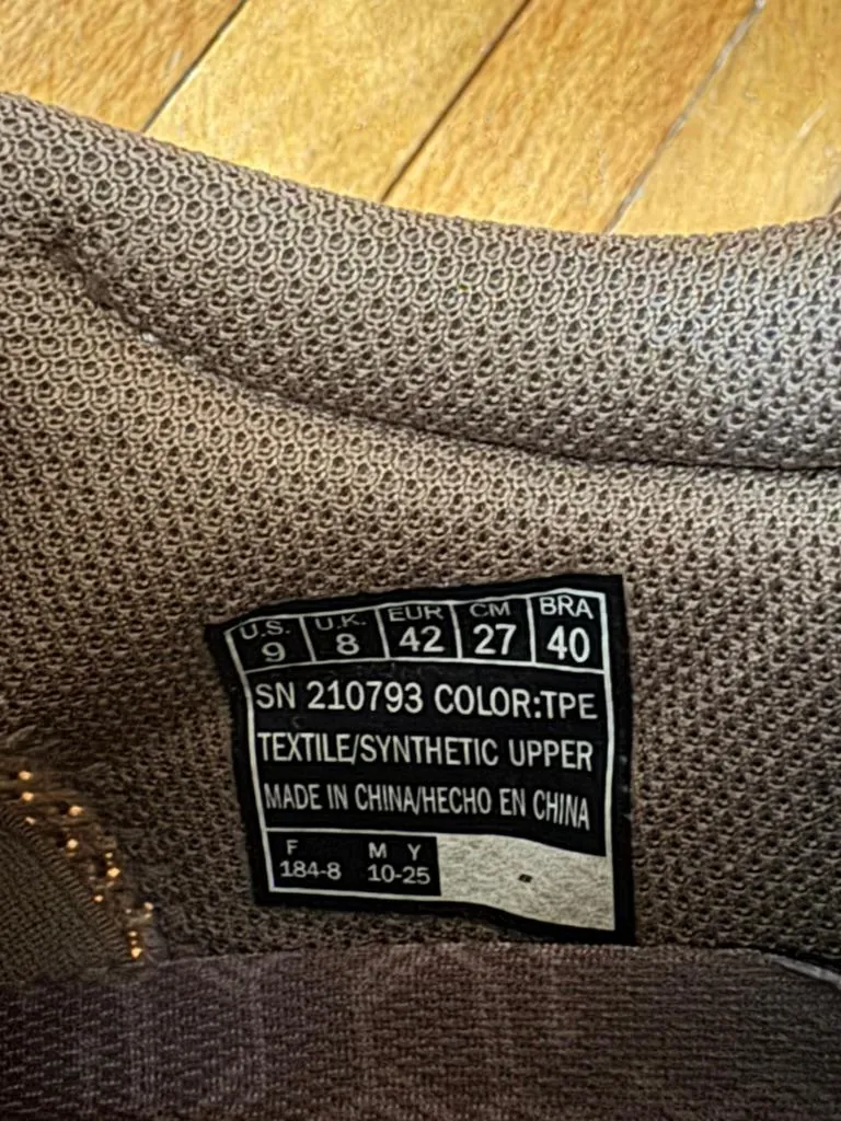 Кожаные полуботинки Clarks и кроссовки Skechers 8