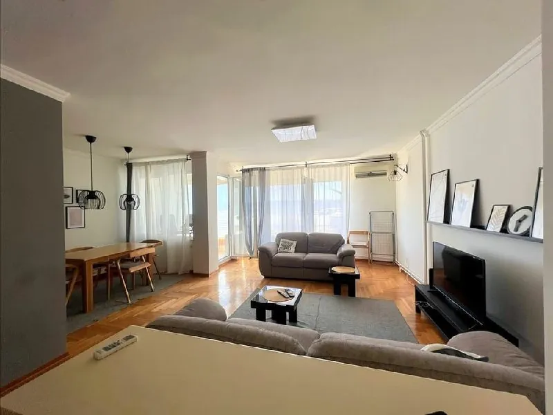 Трёхкомнатная квартира 80 м² на Врачаре, 14 этаж 1