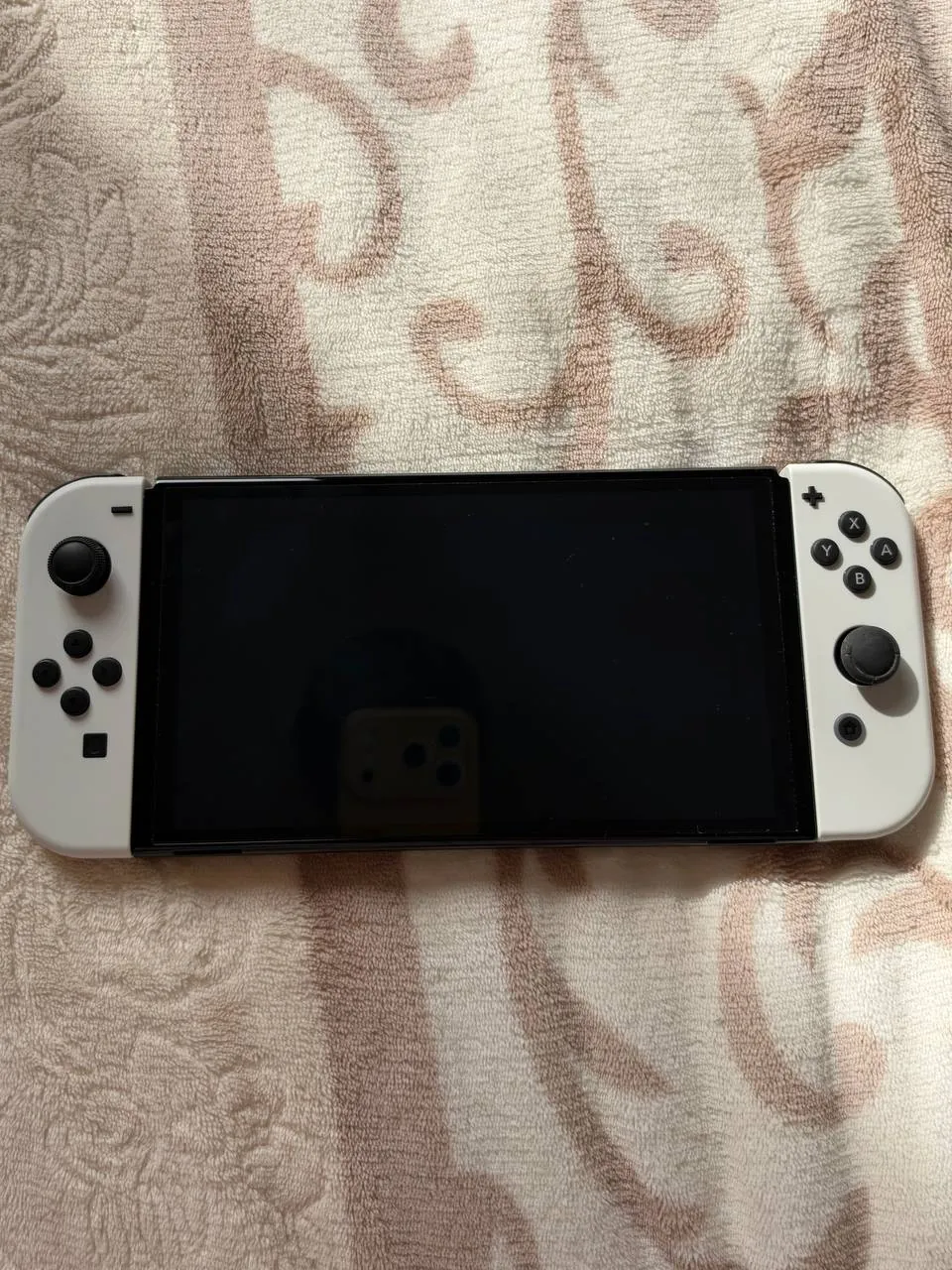 Nintendo Switch OLED с доп. контроллерами и чехлами 3
