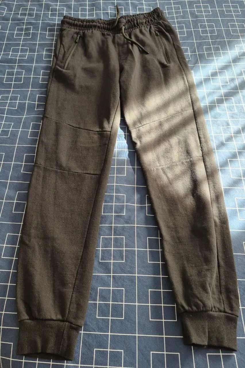 Мужские футболки Sinsay и джоггеры Pull&Bear 9