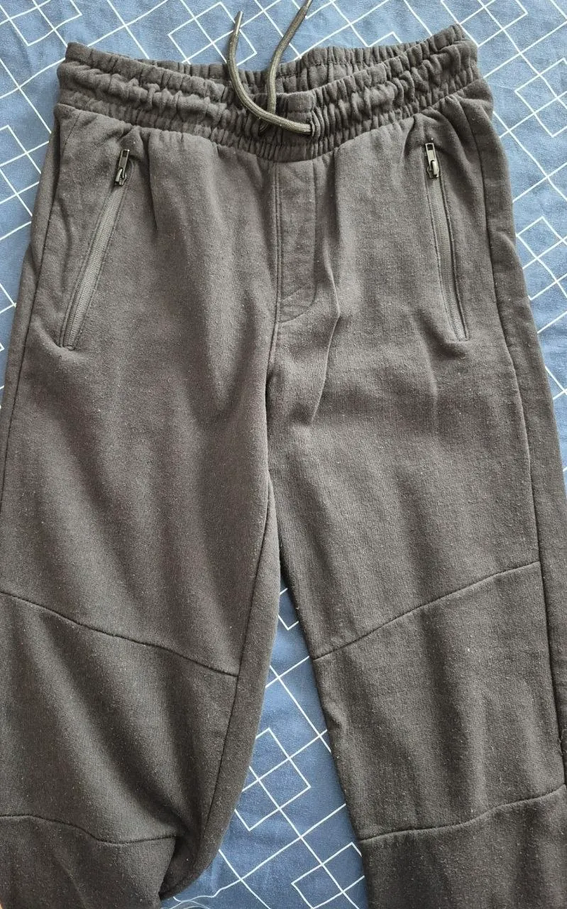 Мужские футболки Sinsay и джоггеры Pull&Bear 10
