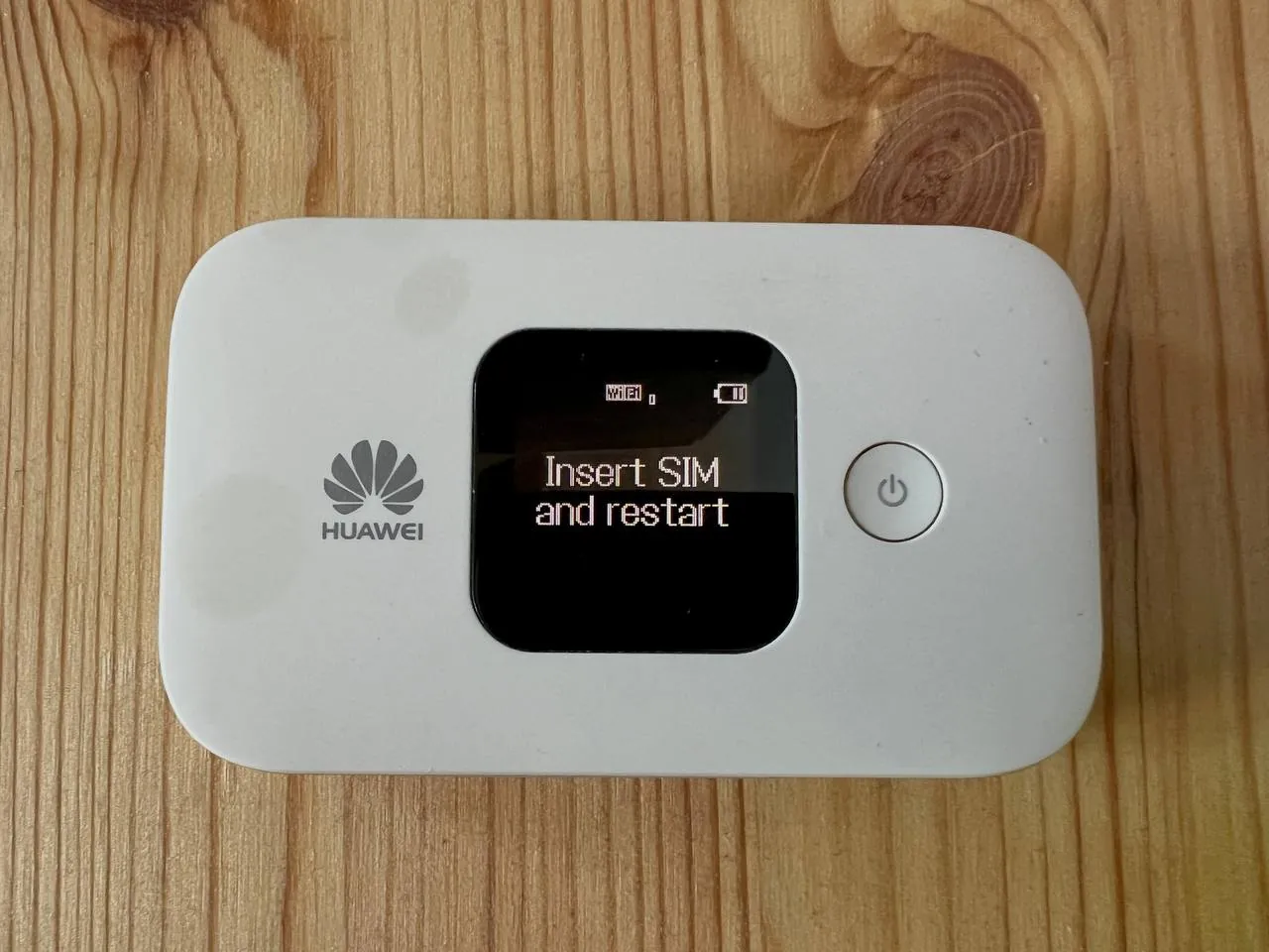Роутер Wi-Fi Huawei E5577 и наушники 3.5 мм Белград 1