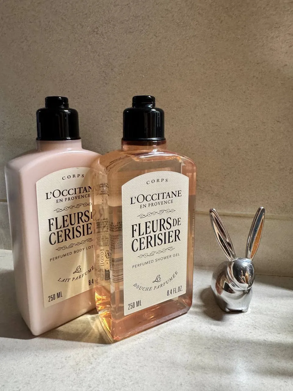Косметика L'Occitane и шёлковая маска для сна 1