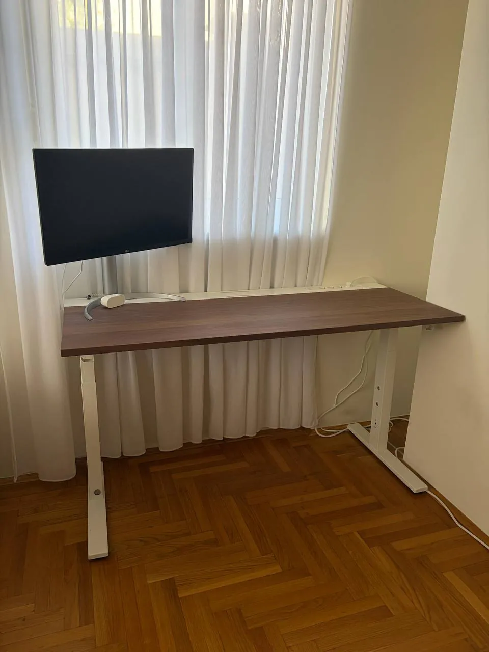 Рабочий стол IKEA MITTZON с удлинителем Белград 2