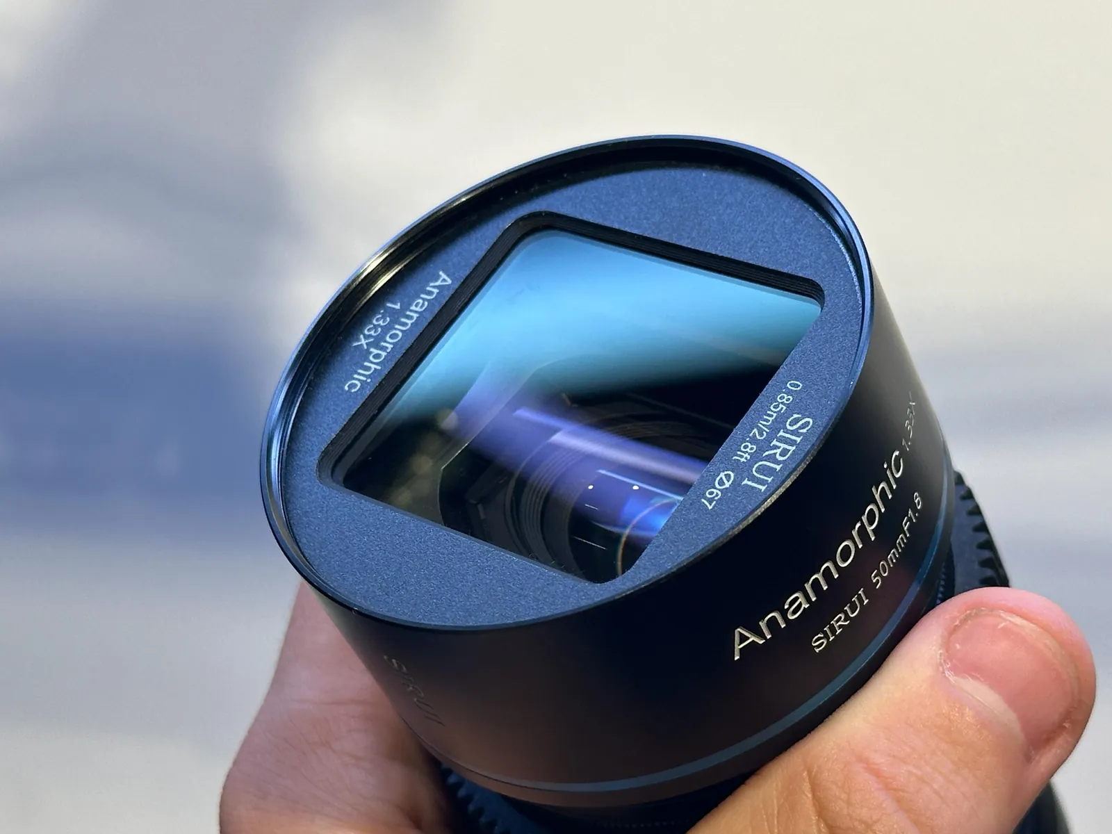 Анаморфотный объектив Sirui 50mm F1.8 Sony E 4