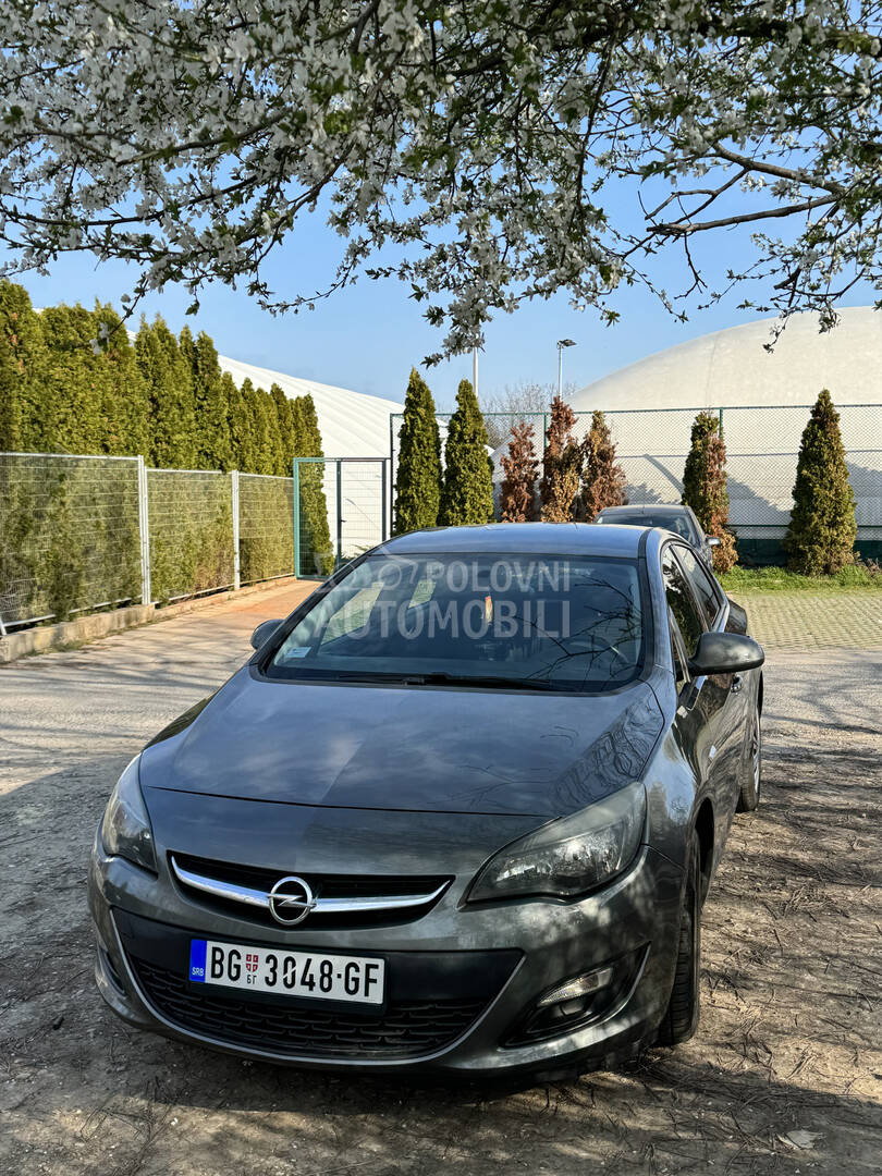 Opel Astra J 1.6 2017 1