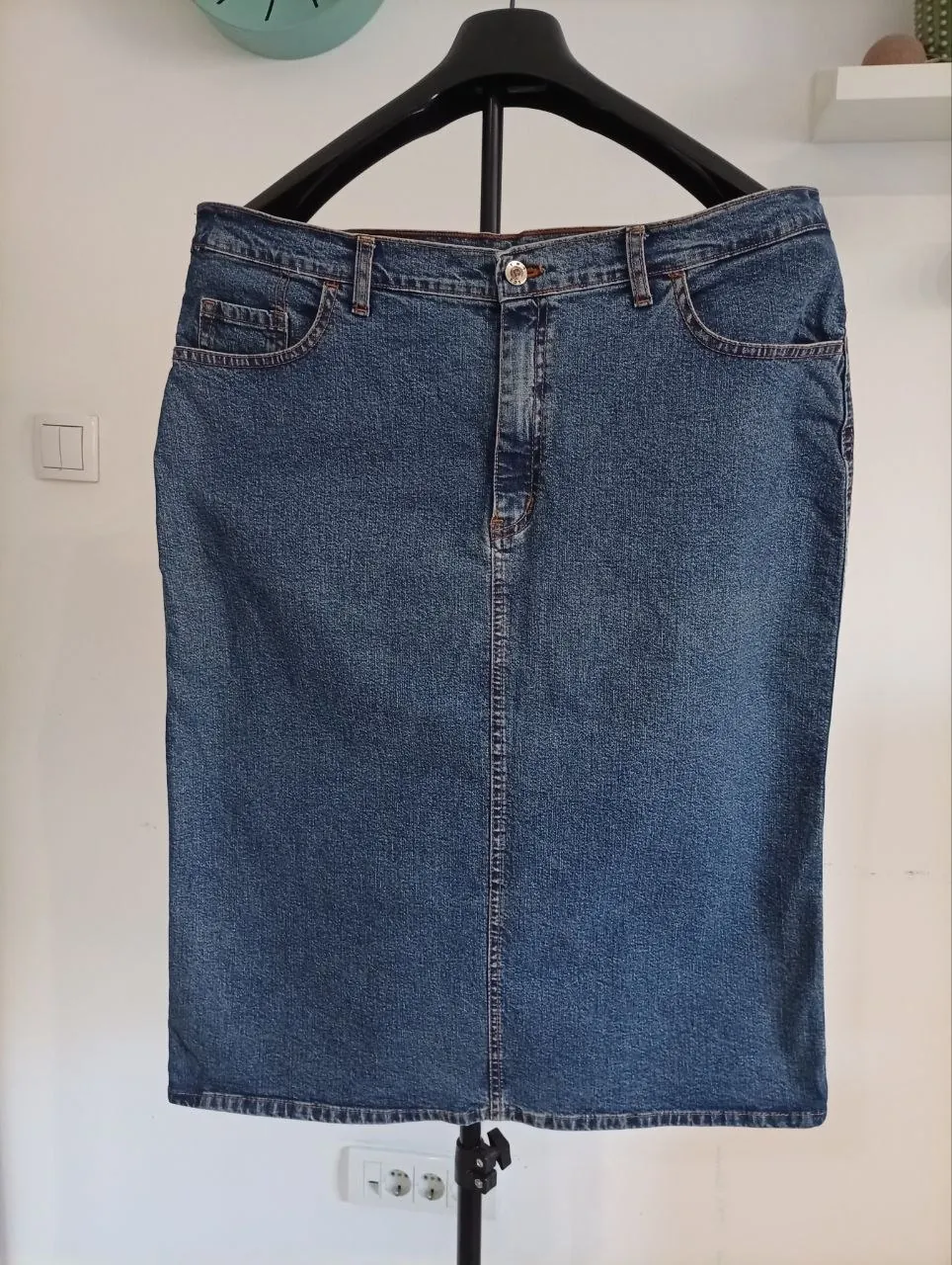 Кеды от дизайнера и юбки Levi's кожаная размер S–36 4