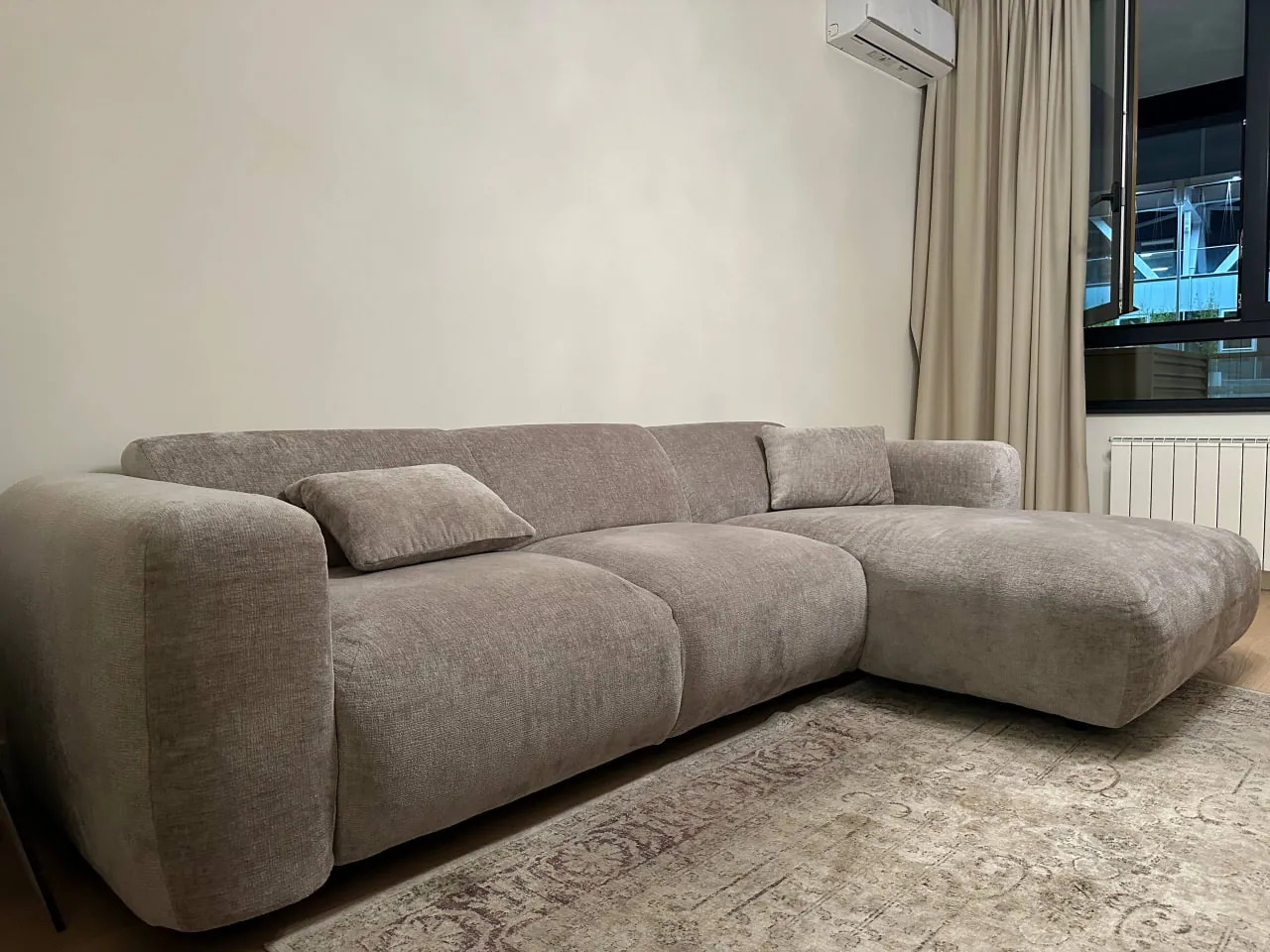 Новый угловой диван Emmerzeta Белград Waterfront 6