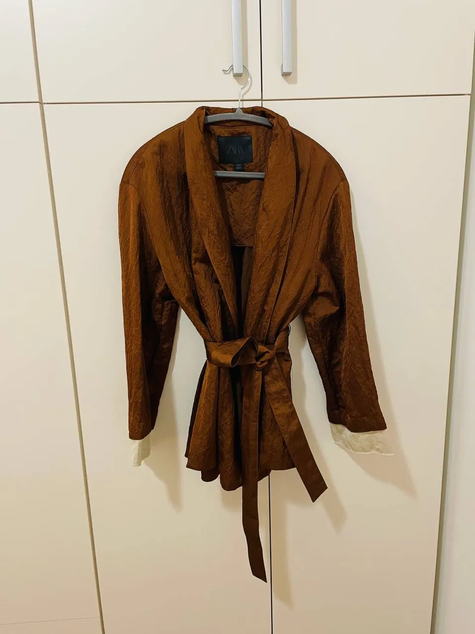 Женская одежда: толстовка, платье и жакет Zara 3