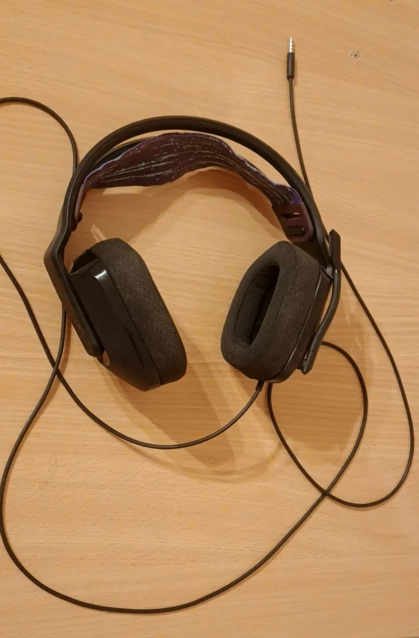 Игровые наушники Logitech G335 Purple Glitch Суботица 1