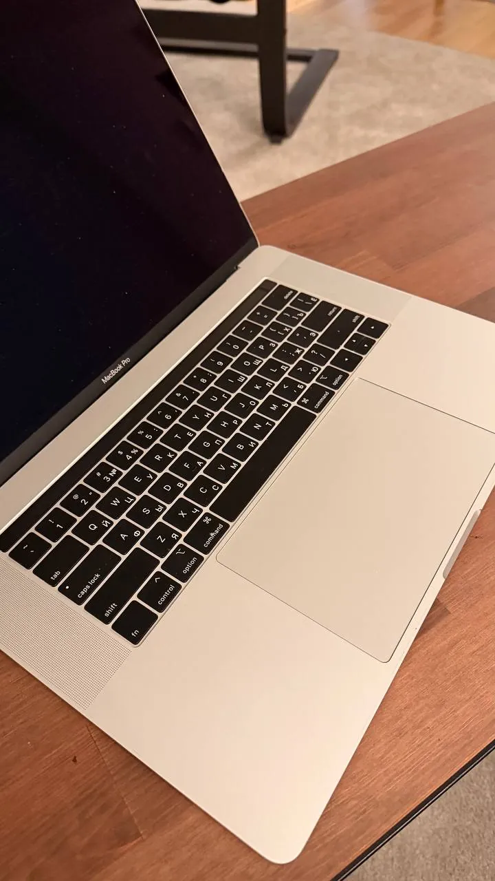 MacBook Pro 15 дюймов 2018 Intel i7 2