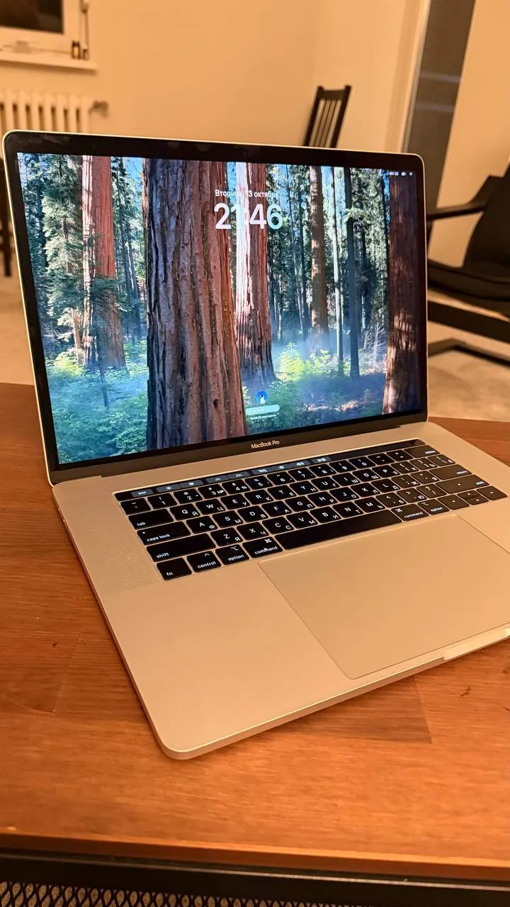 MacBook Pro 15 дюймов 2018 Intel i7 4
