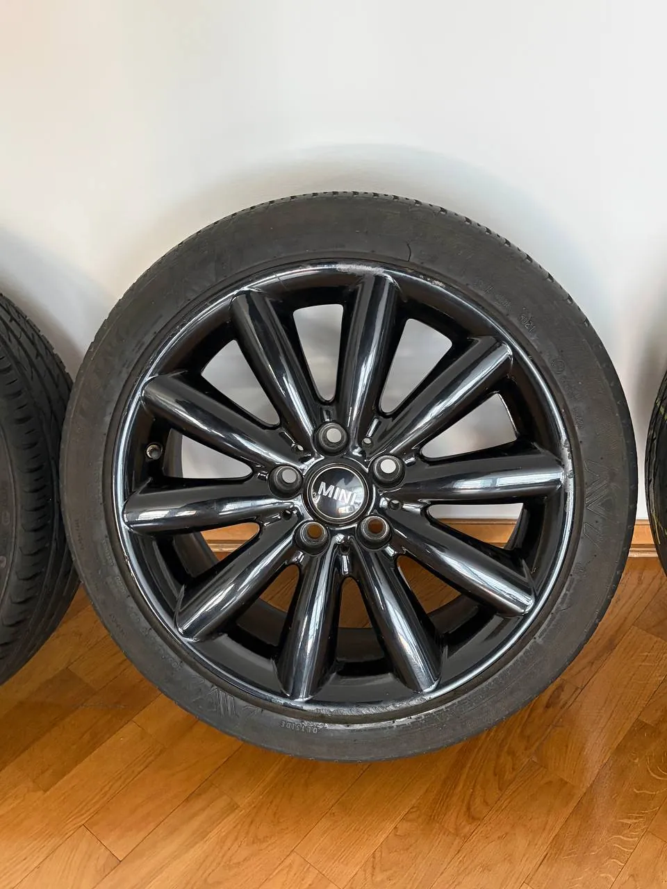 Колёса MINI Cooper F56 с летней резиной R17 4