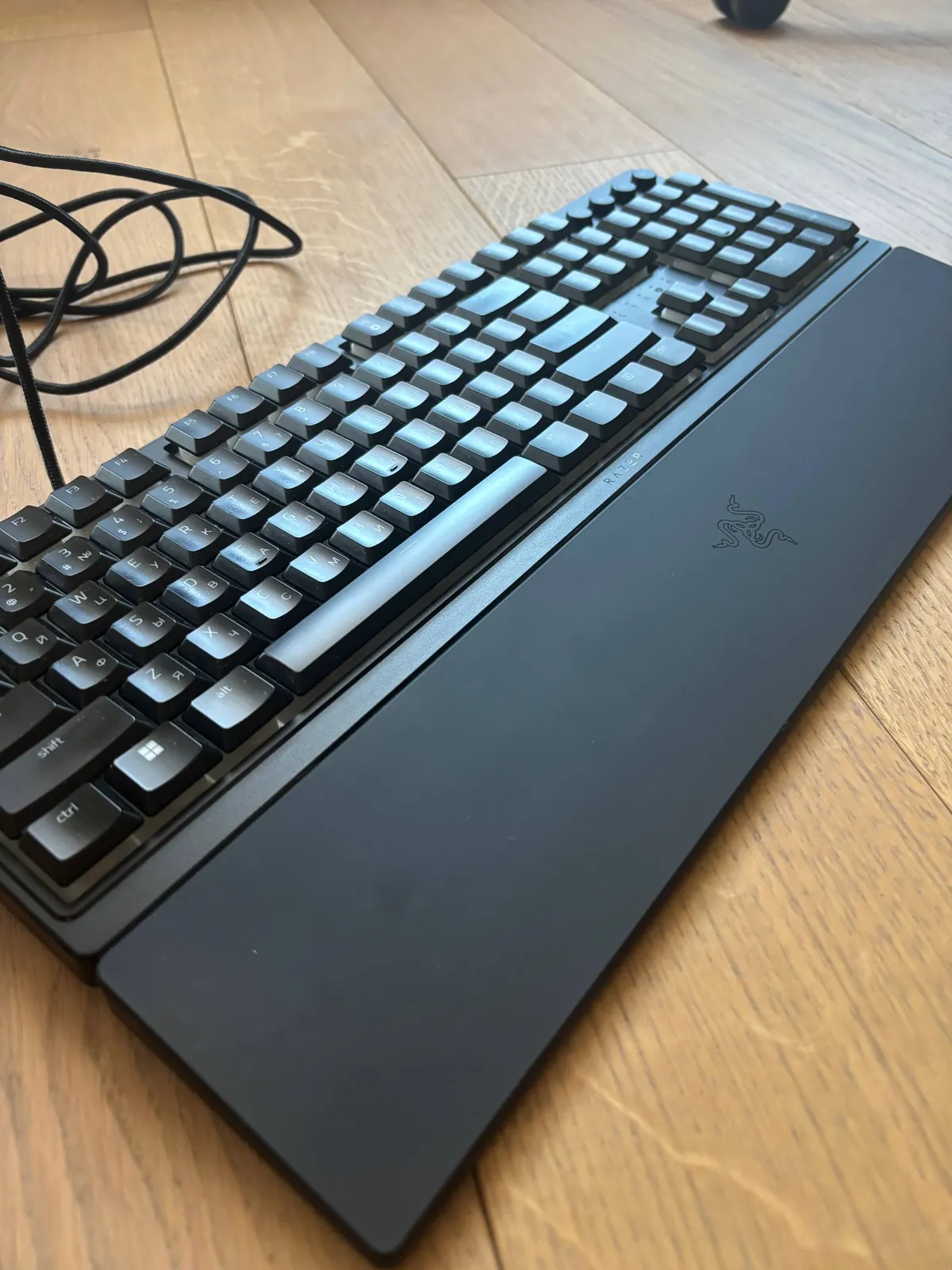 Игровая клавиатура Razer Ornata V3 с RGB-подсветкой 1