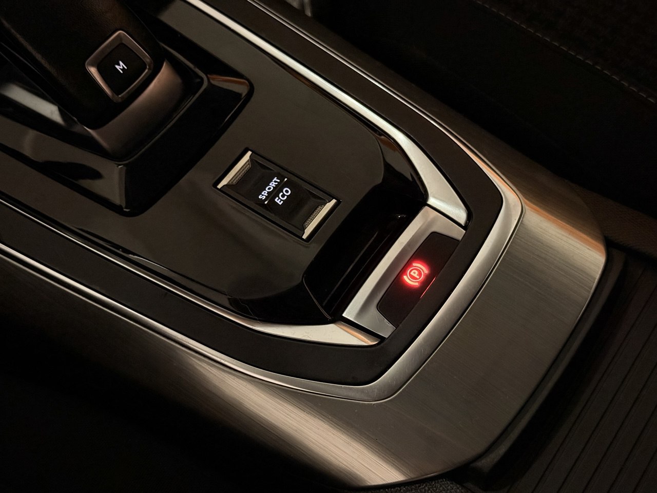 Peugeot 308 2018 1.2 Turbo автомат 4