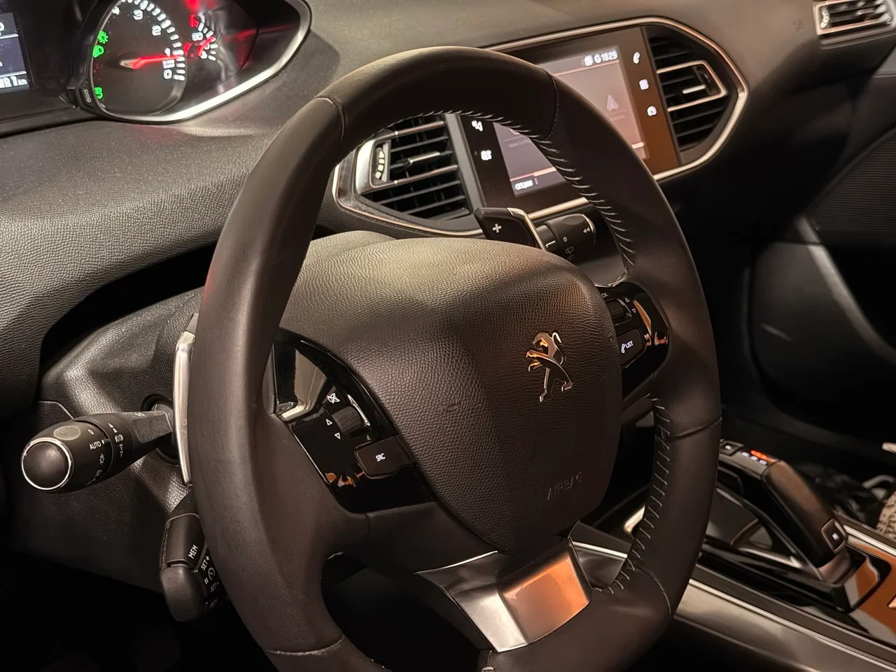 Peugeot 308 2018 1.2 Turbo автомат 6