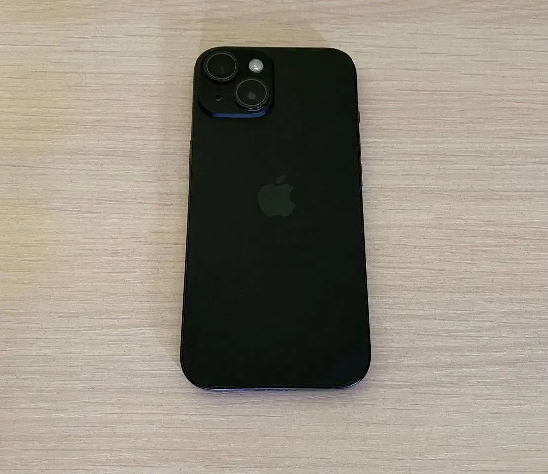 IPhone 15 128 ГБ чёрный 2