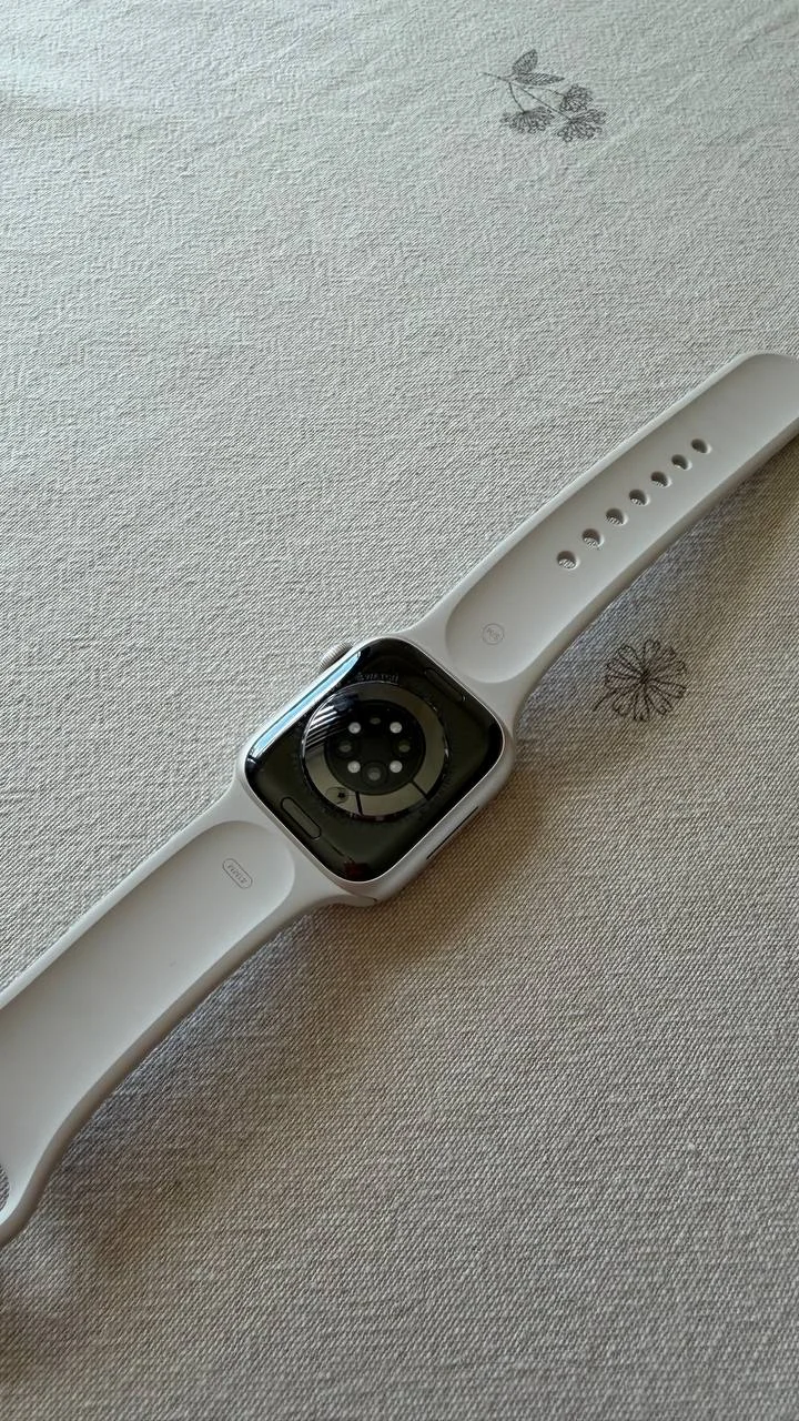 Apple Watch Series 8 41 mm Starlight 3