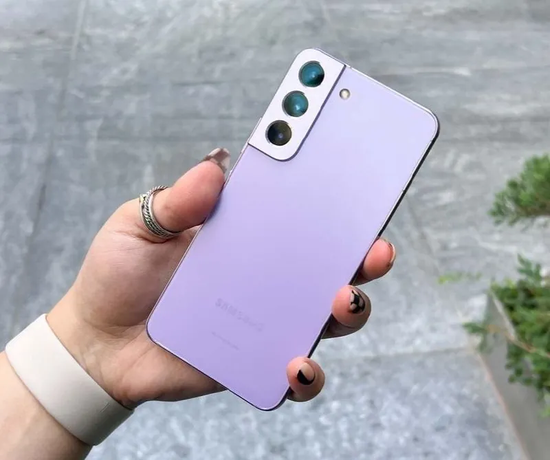 Samsung Galaxy S22 с чехлами и стеклом Нови-Сад 1