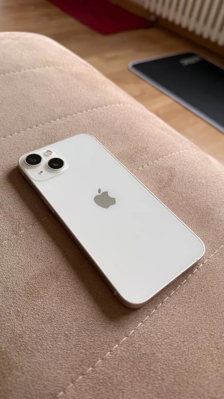 IPhone 13 256 ГБ с трещиной на стекле 1