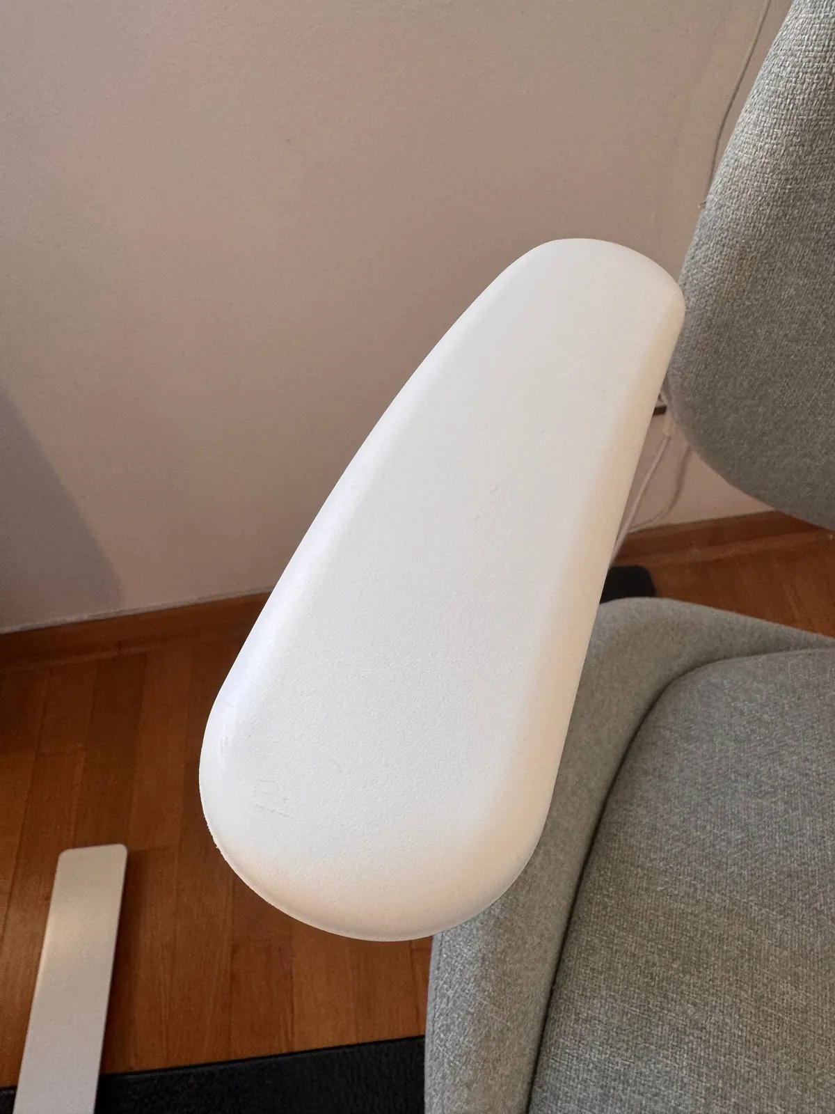 Офисное кресло IKEA HATTEFJÄLL светло-зелёное 5