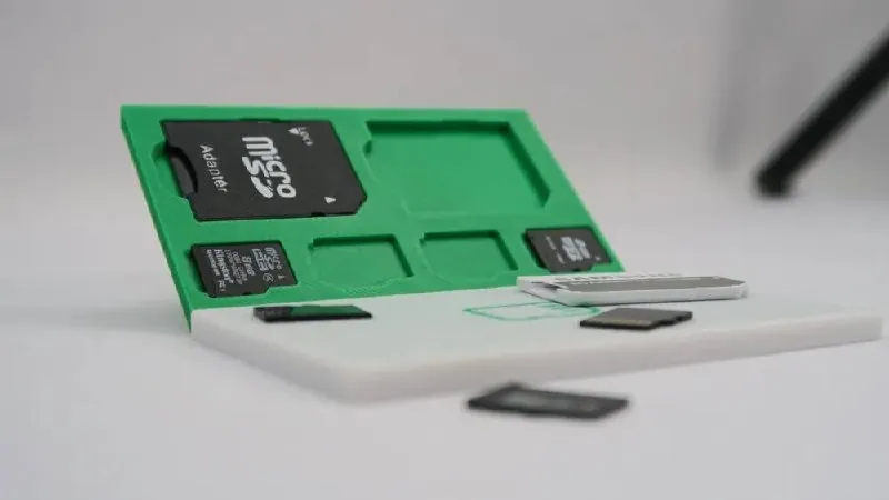 Кейс для SD и microSD карт новый 1